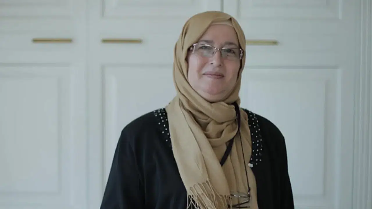 2753-berrin-sonmez-kimdir-kadin-haklari-savunucusu-ve-akademisyen.webp