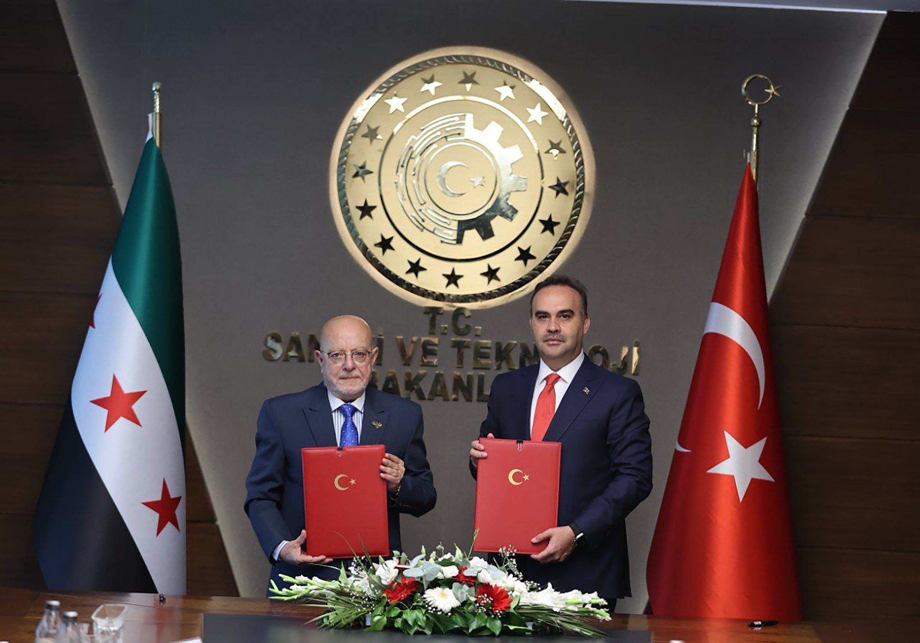 bakan-kacir-suriyeli-mevkidasi-ile-bir-851991-252705.jpg