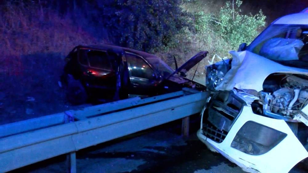 İstanbul’da feci kaza! otomobil yoldan çıktı: Sürücü ortadan kayboldu