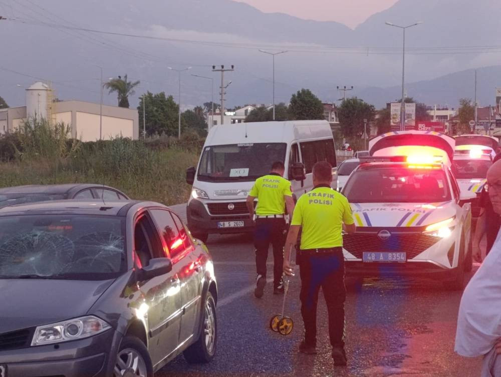 Akıllara durgunluk veren olay! Çarptığı kadının üzerinden geçip kaçmaya çalıştı