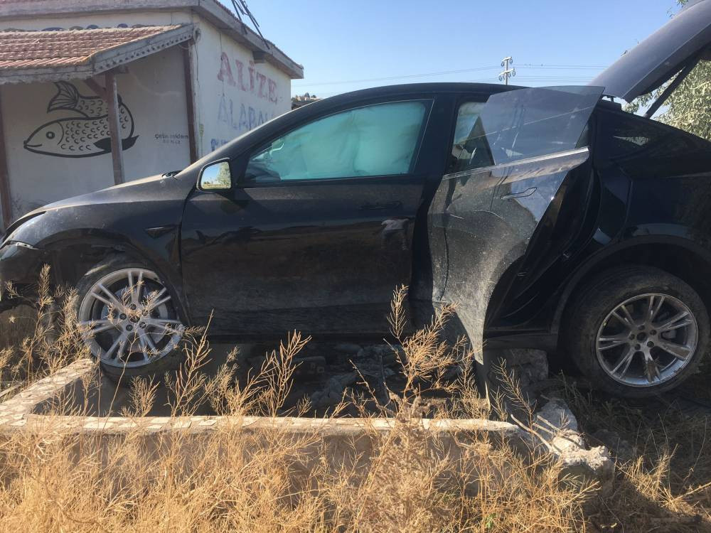 Aksaray’da feci kaza! Düğünden dönen aile TIR’a çarptı! 6 yaralı