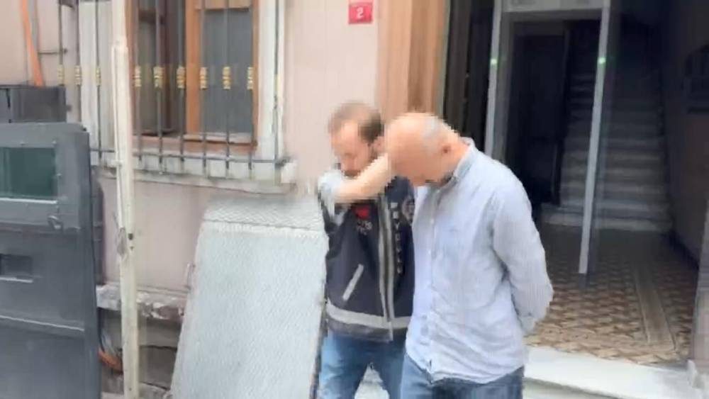 Eğlence mekanında dehşet! Kedi yüzünden silahlar konuştu