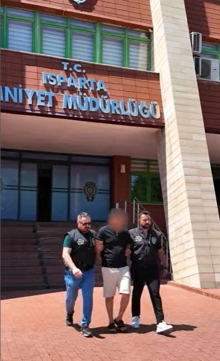 Isparta'da kan donduran cinayet! Eşini boğarak öldürdü