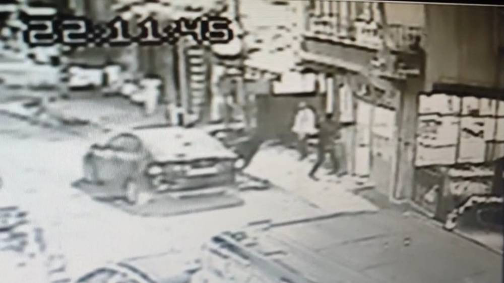 İstanbul’da kıraathaneye uzun namlulu silahla saldırı!