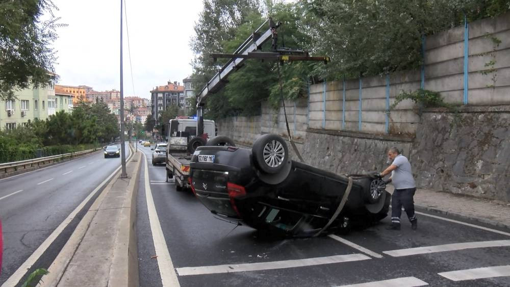 Refüje çarptı takla attı! Ters dönen araçtan mucize kurtuluş: Sarıyer’de feci kaza