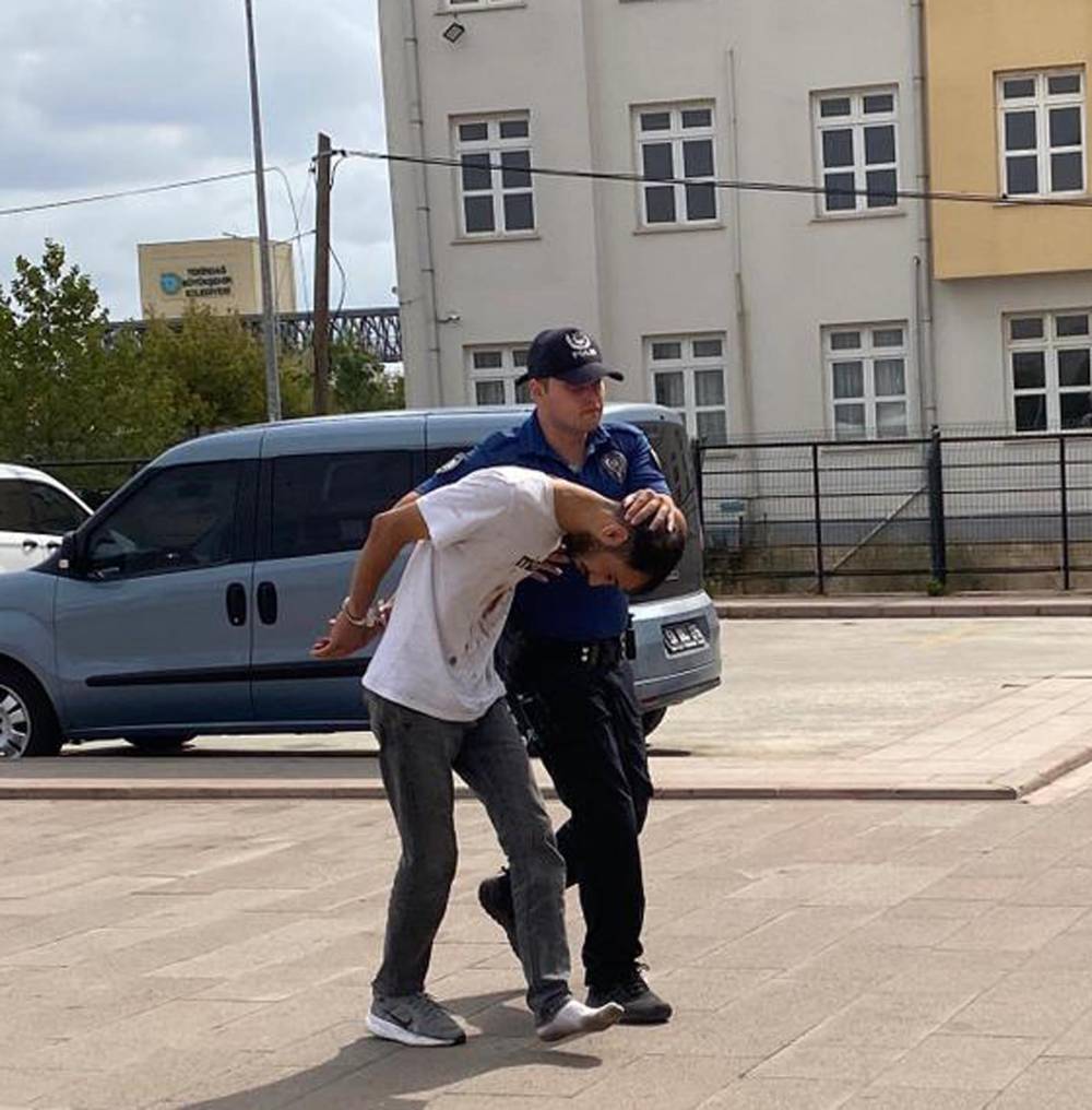 Polis memuruna vahşi saldırı! Serçe parmağı ısırarak kopardı