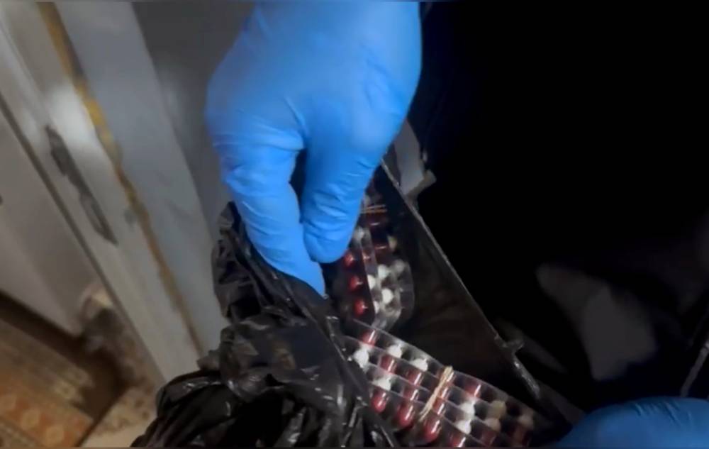 Torbacı operasyonunda şok detaylar ortaya çıktı! Adana'da evin her yerinden uyuşturucu çıktı