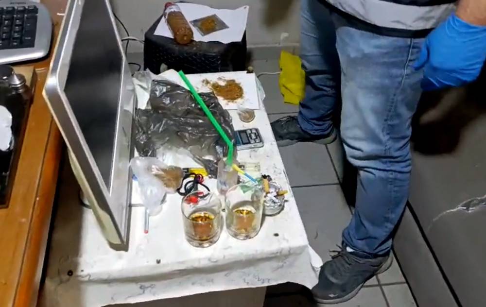 Torbacı operasyonunda şok detaylar ortaya çıktı! Adana'da evin her yerinden uyuşturucu çıktı