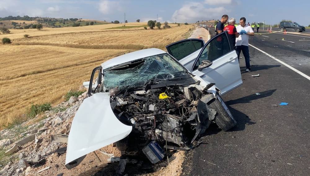 Zile’de korkunç kaza! Kafa kafaya çarpıştılar: 2 ölü 2 yaralı