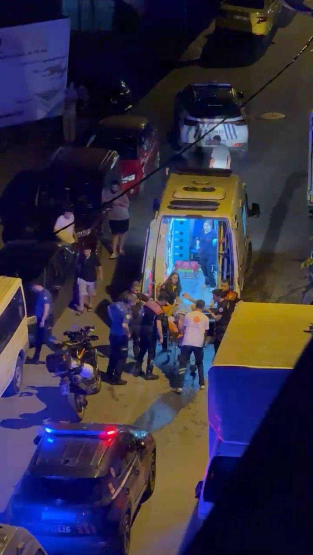 İstanbul'da evde kanlı kavga! Gecenin sessizliği silah sesiyle bozuldu: Yaralılar var