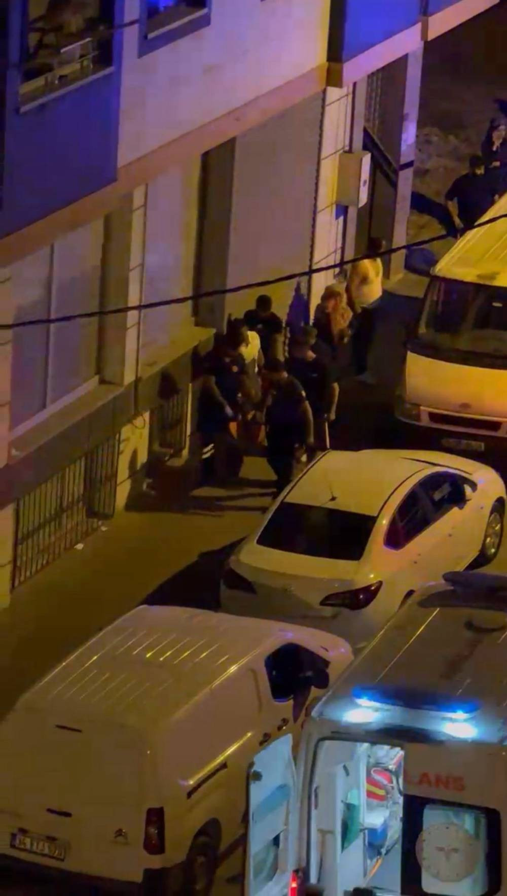 İstanbul'da evde kanlı kavga! Gecenin sessizliği silah sesiyle bozuldu: Yaralılar var