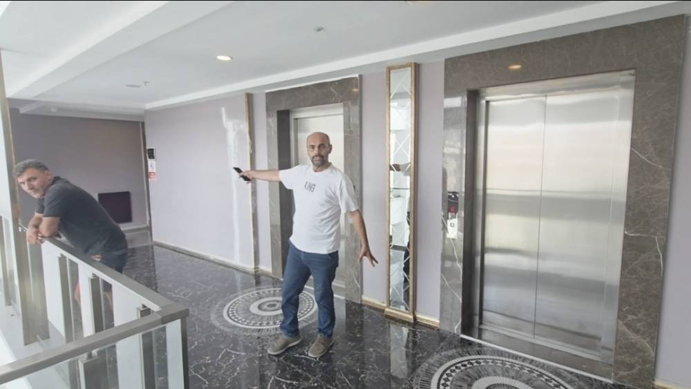 Rezidansta şok saldırı! Havuz eğlencesi kanlı bitti