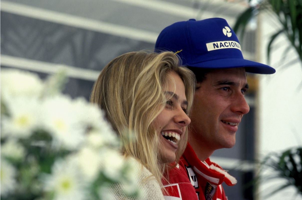 efsane-formula-1-pilot-ayrton-sennanin-buyuk-aski-adriane-galisteu-turkiyede-istanbul-gizemli-ve-buyuleyici-yenicag-21.jpg