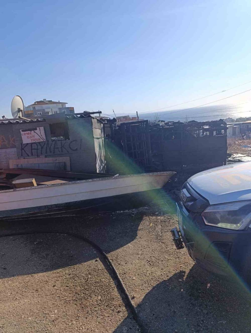 Erdek’te baraka yangını: İtfaiye hızla müdahale etti!