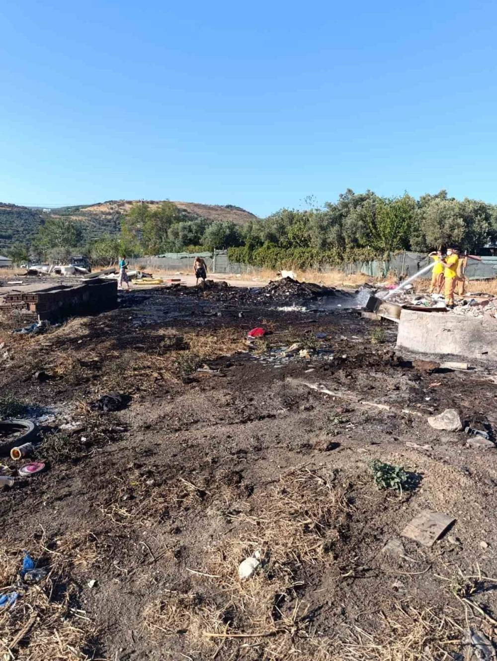 Erdek’te baraka yangını: İtfaiye hızla müdahale etti!