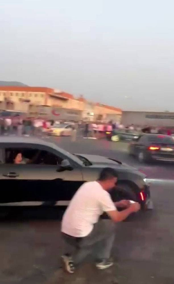 Tehlikeli gösteri kazayla sonuçlandı! O anlar kaydedildi