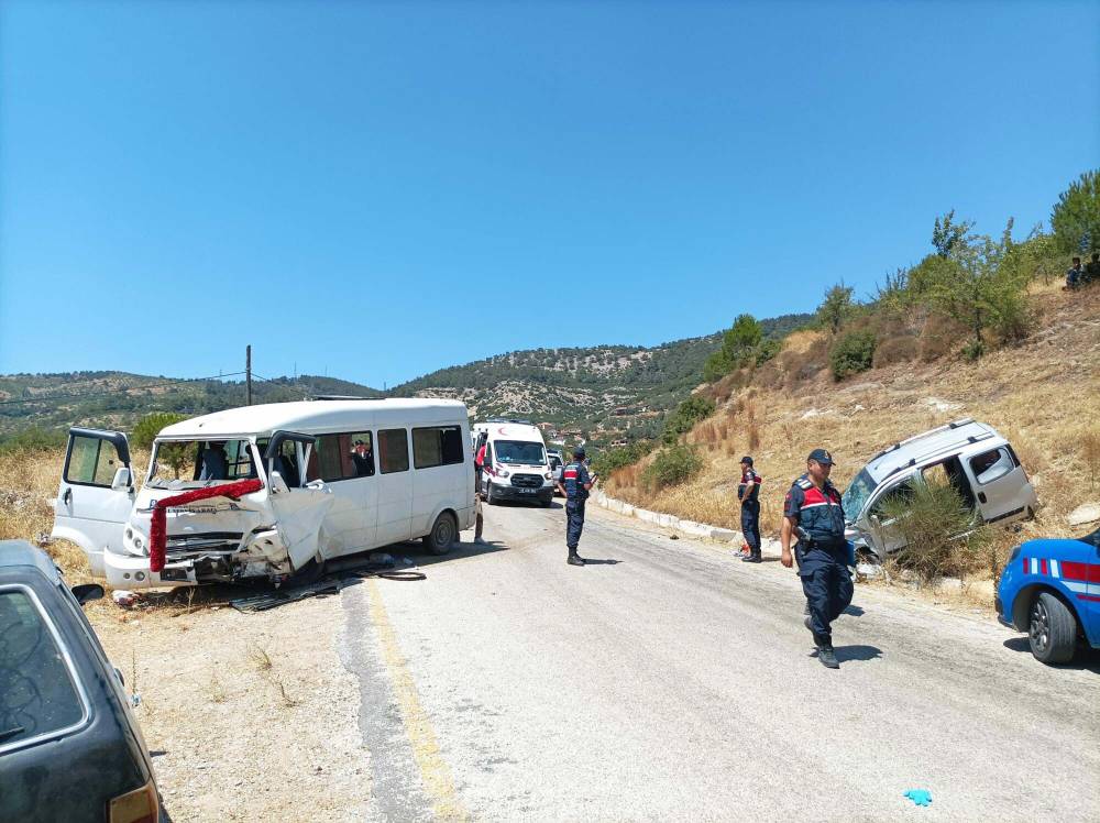 Aydın Germencik'te feci kaza! 3'ü ağır 8 işçi yaralandı