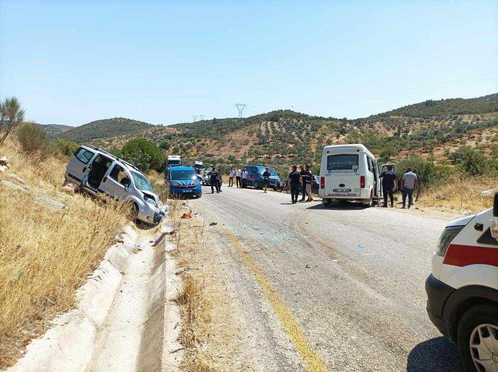 Aydın Germencik'te feci kaza! 3'ü ağır 8 işçi yaralandı