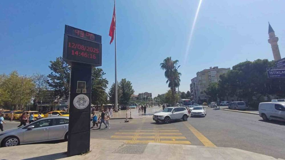 Aydın’da 50 dereceyle yanıyor!