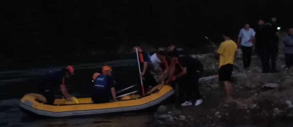 Harşit Çayı’nda can pazarı! AFAD botla harekata geçti