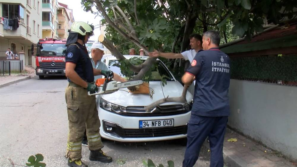 İETT otobüsü alev aldı! Yolcular tahliye edildi