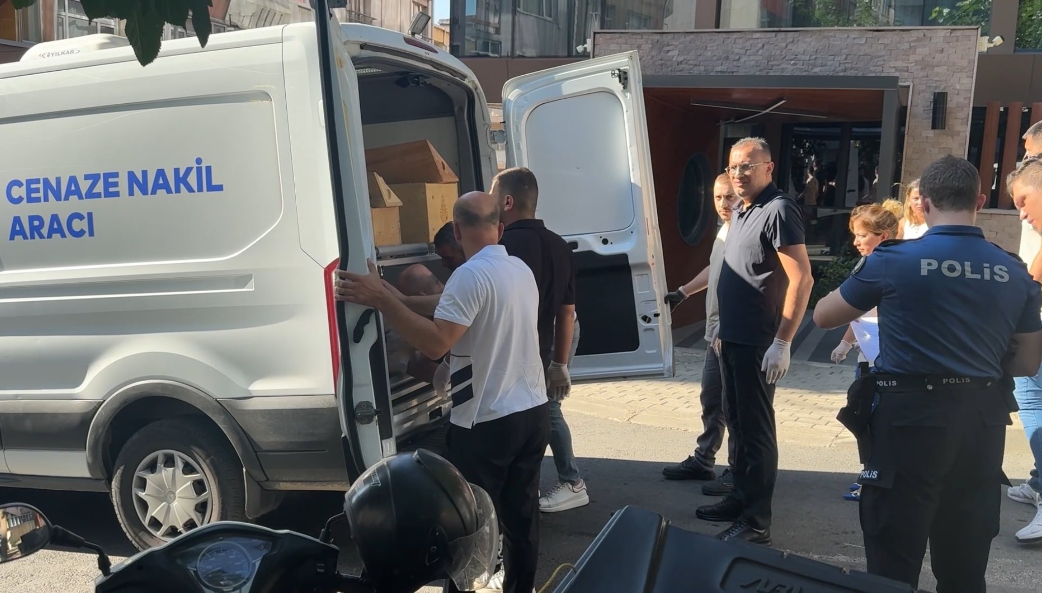 istanbul-kagithanede-acil-tip-uzmani-860127-255286.jpg