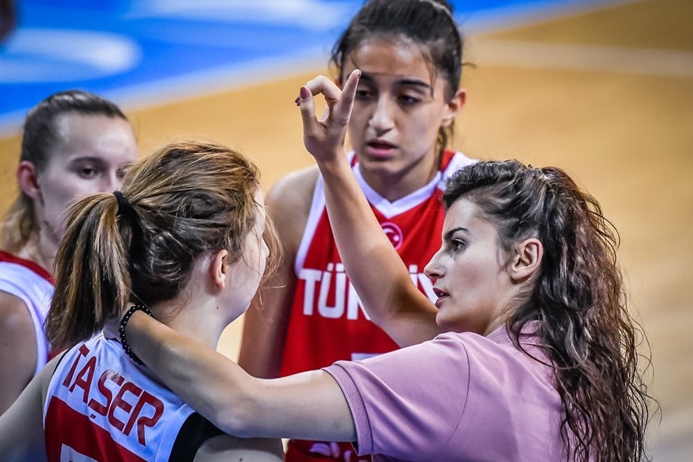 istanbul-kagithanede-acil-tip-uzmani-860133-255286.jpg