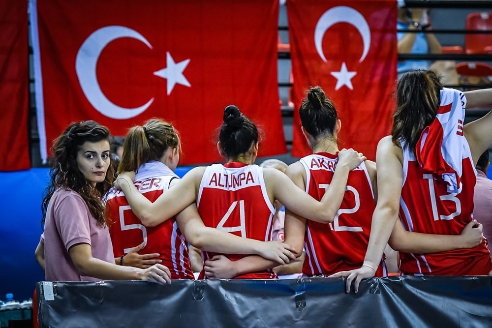 istanbul-kagithanede-acil-tip-uzmani-860134-255286.jpg