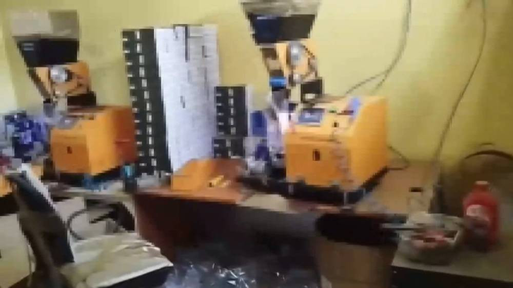 İstanbul'da kaçak sigara imalathanesine baskın