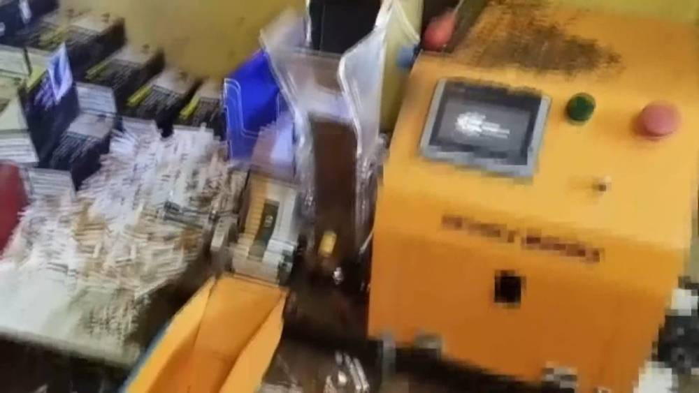 İstanbul'da kaçak sigara imalathanesine baskın