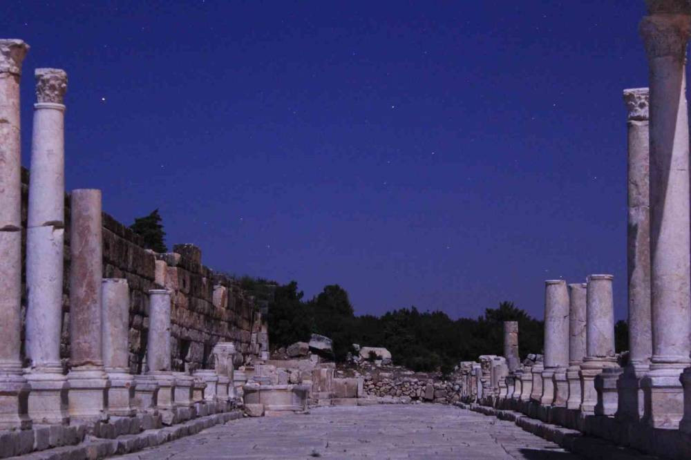Gladyatörler şehri Kibyra’da görsel şölen: Perseid meteor yağmuru büyüledi!