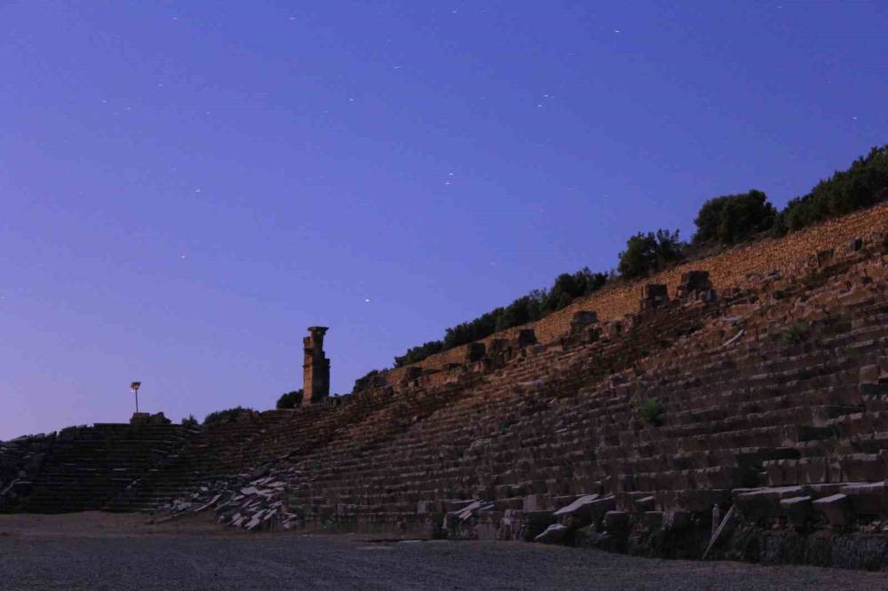 Gladyatörler şehri Kibyra’da görsel şölen: Perseid meteor yağmuru büyüledi!