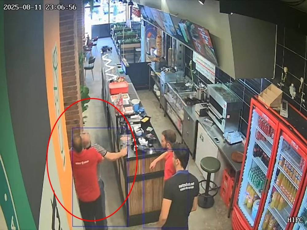 Kahraman dönerci! Heimlich’le müşterinin hayatını kurtardı