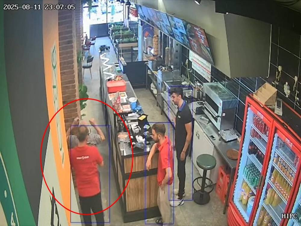 Kahraman dönerci! Heimlich’le müşterinin hayatını kurtardı