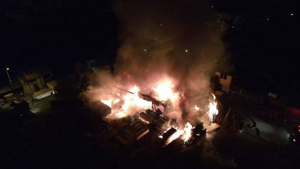 Keresteciler Sitesindeki yangın panik yarattı!