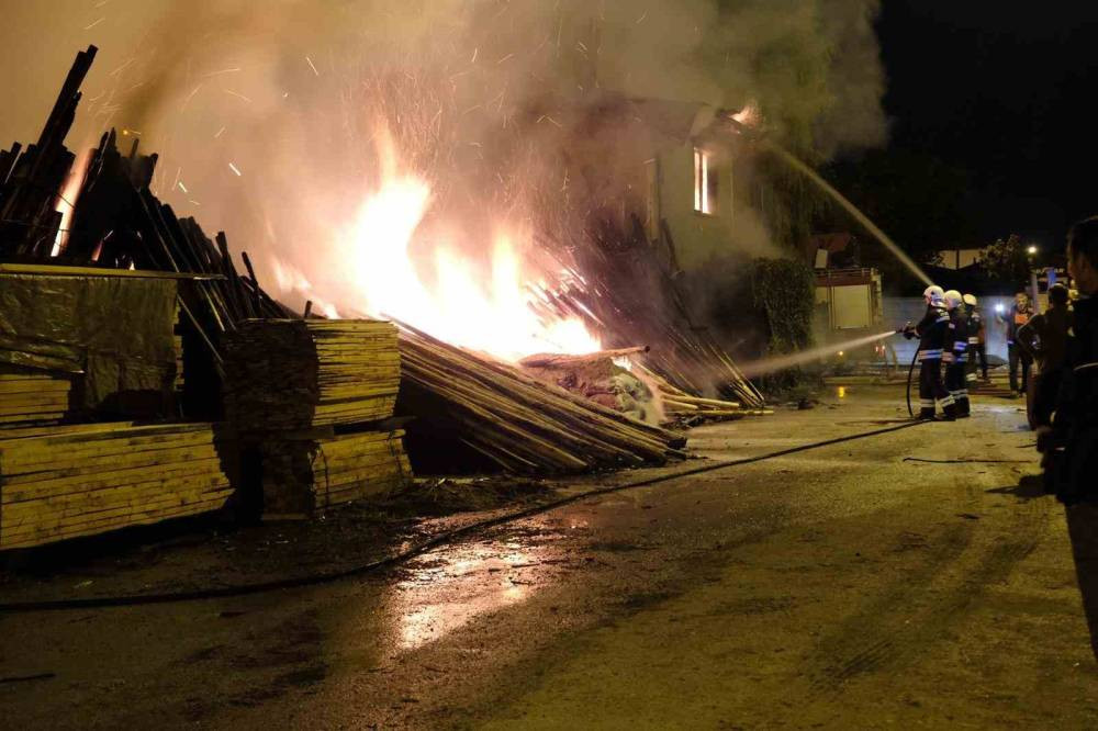 Keresteciler Sitesindeki yangın panik yarattı!