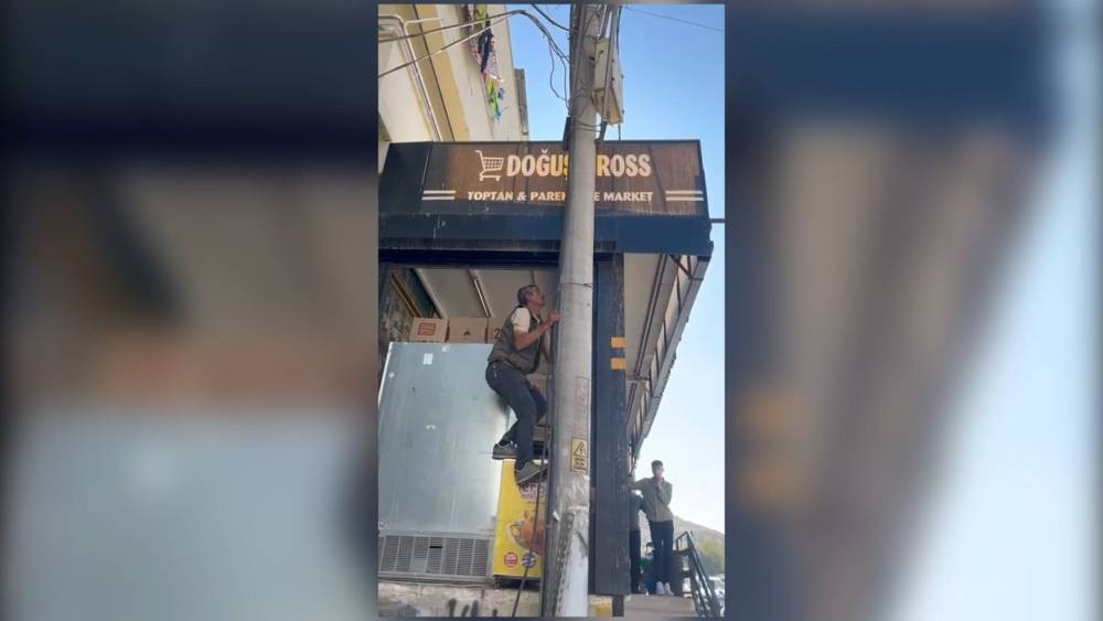 Şanlıurfa’da elektrik direğinde dehşet anları