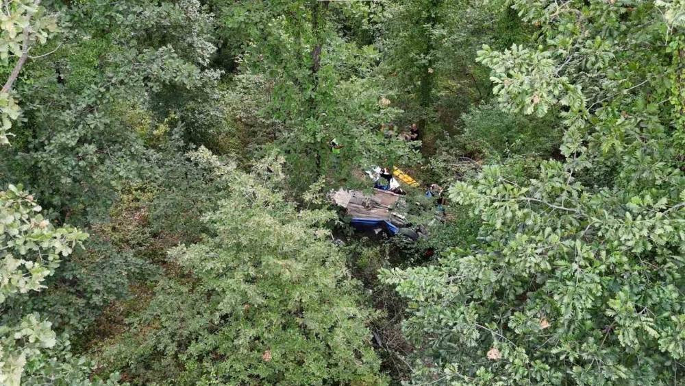 Şile’de feci kaza! Otomobil ormanlık alana uçtu