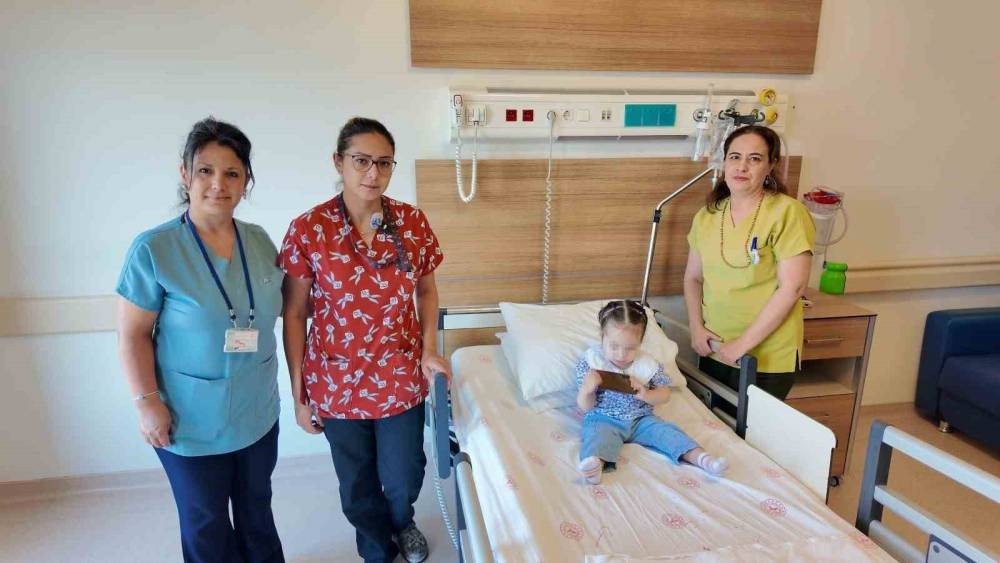 8 aylık bebeğin böbreğindeki dev taş şoke etti!