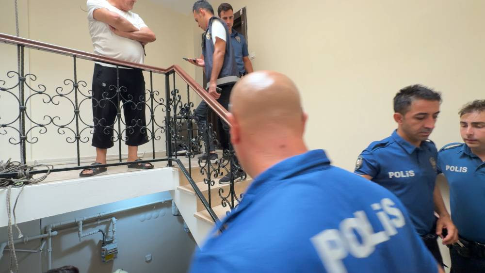 Avcılar'da polis ve itfaiye alarma geçti! İntihar sandılar gerçek farklı çıktı