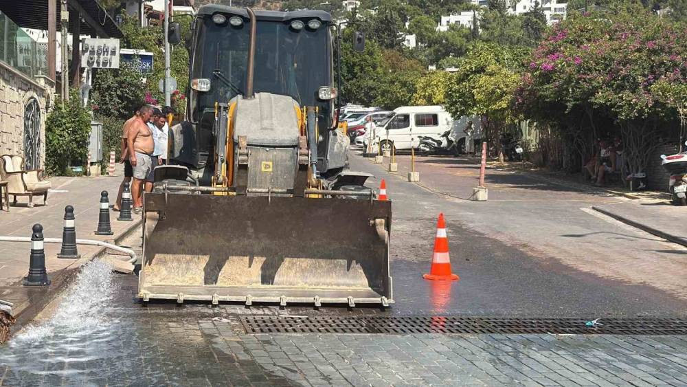 Bodrum’da patlayan boru esnafı vurdu