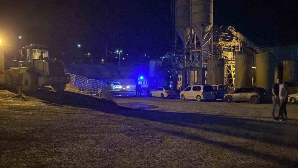 Kamyon kapağı şoförün sonu oldu