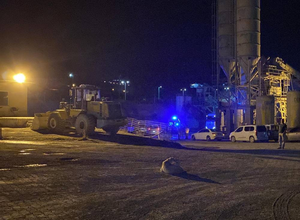 Kamyon kapağı şoförün sonu oldu