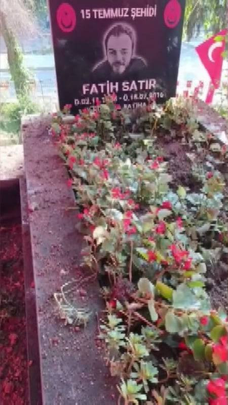 Şehit mezarına bunu da yaptılar! Senin hiç vicdanın yok mu?