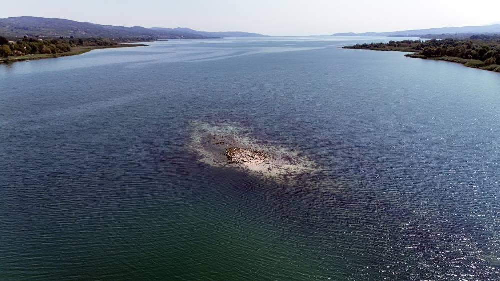 Su çekildi, Sapanca’da tarihi kilise gün yüzüne cıktı