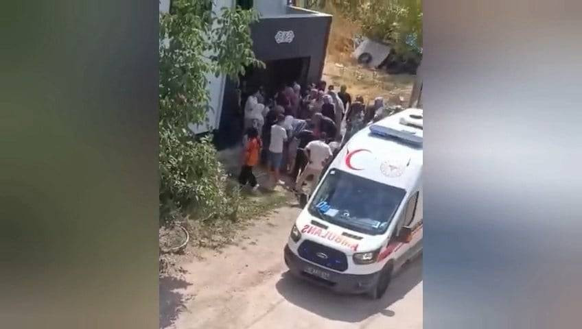 Terastan düşen 17 yaşındaki Kader ağır yaralandı