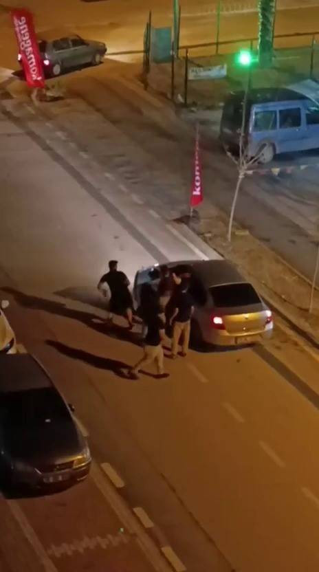 Trafik magandası, sürücüyü tekme tokat dövdü!