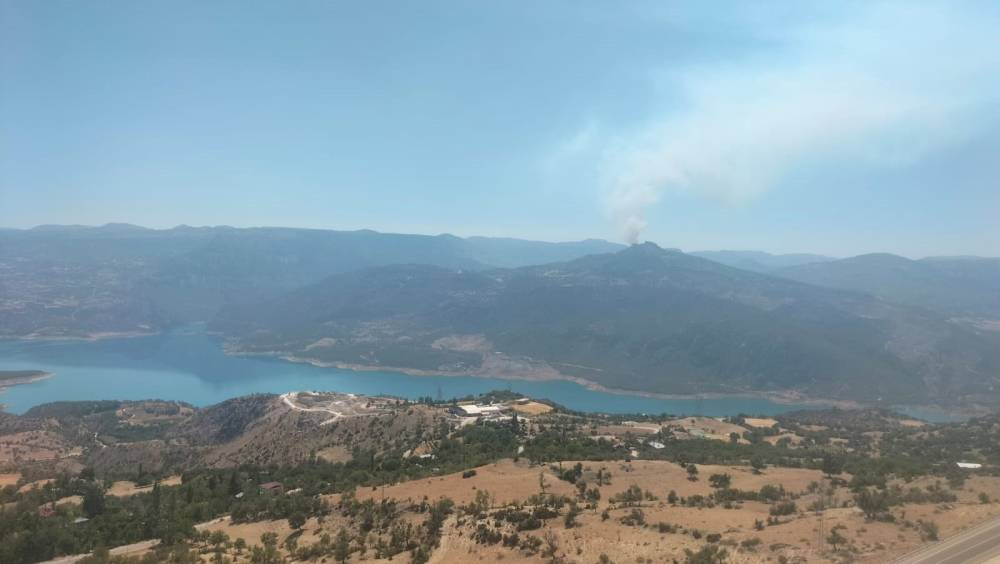 Ermenek’te orman yangını: Ekipler ve köylüler el ele!