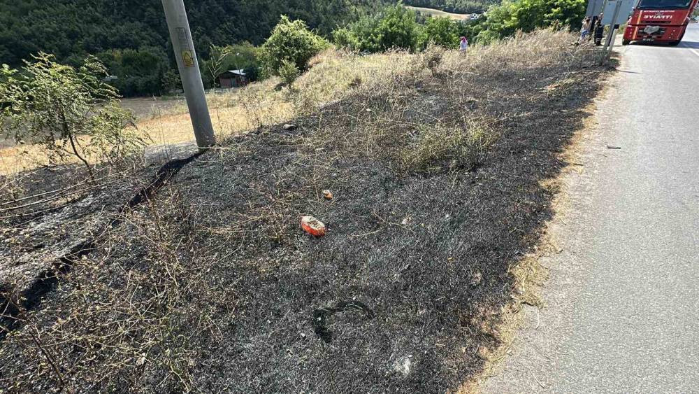 Samsun'da çalılık alandaki yangın ormana sıçramadan söndürüldü