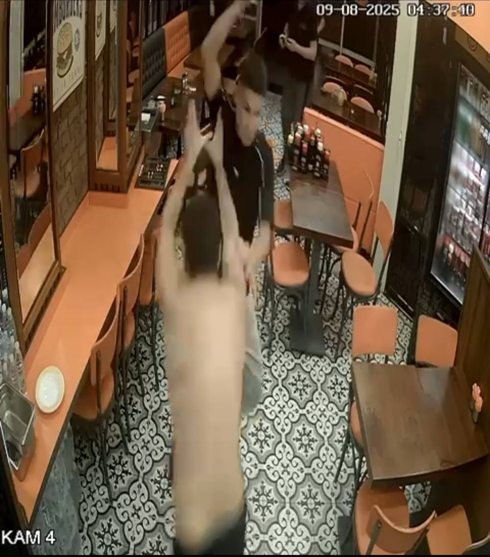 Sarıyer’de dehşet! Ensesinden bıçakladı: Kız meselesi kanlı bitti